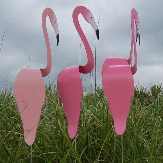đŠ©En vacker FLAMINGO för trĂ€dgĂ„rden