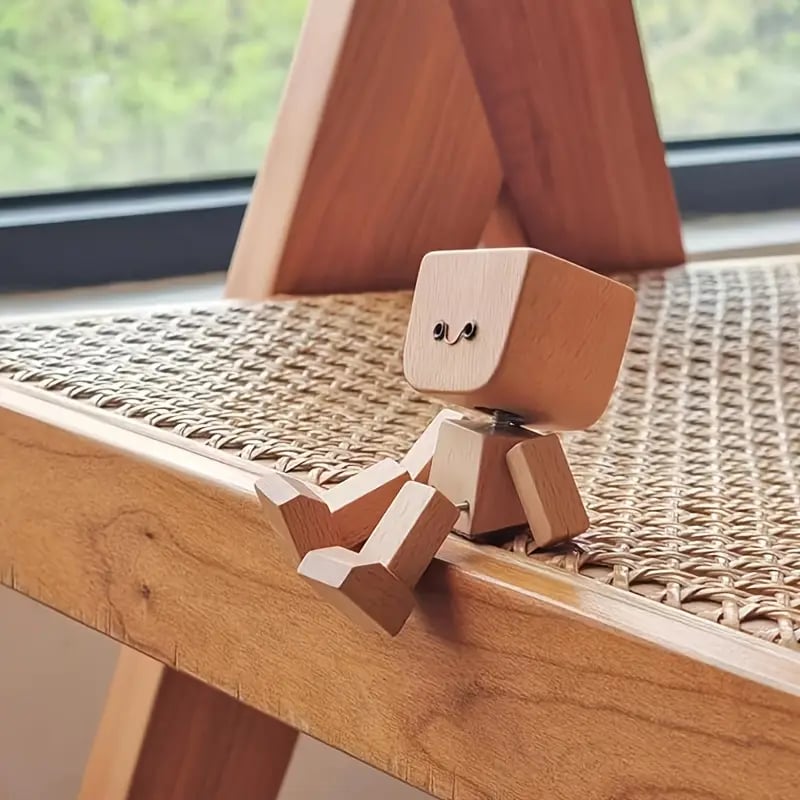 Charmant liten träfigur med 12 magnetiska uttryck