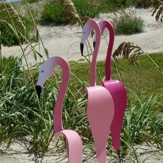 đŠ©En vacker FLAMINGO för trĂ€dgĂ„rden