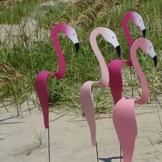 đŠ©En vacker FLAMINGO för trĂ€dgĂ„rden