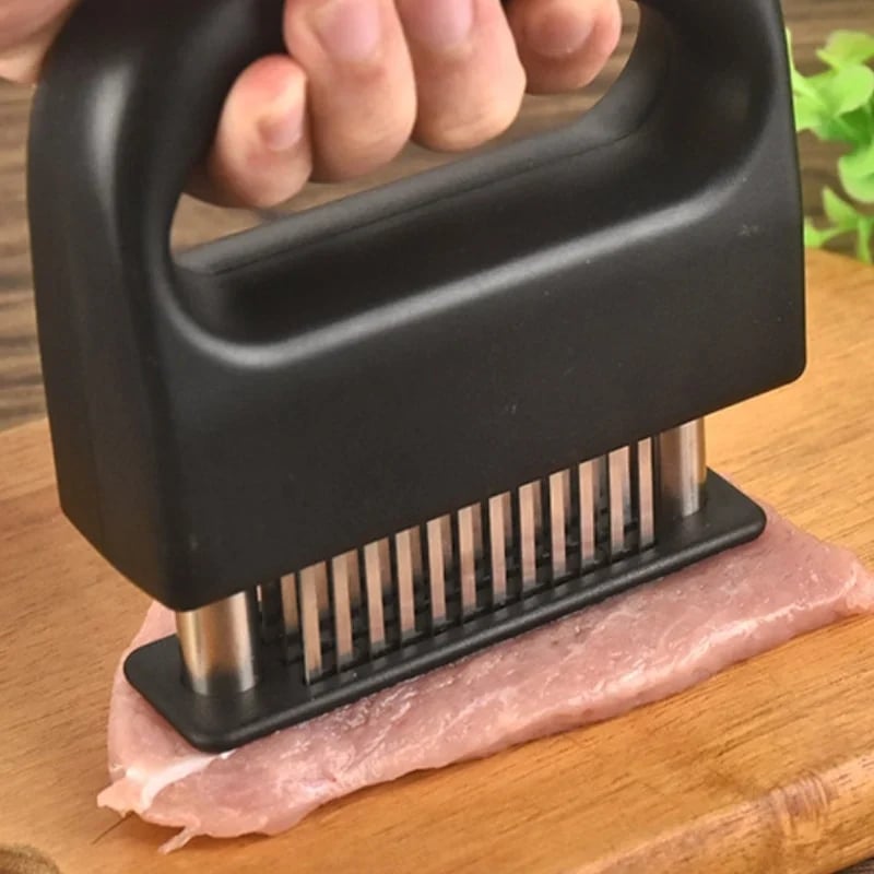 Köttmörare med 48 rostfria knivar för saftigare och smakrikare kött