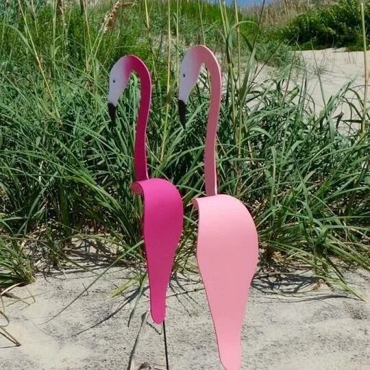 đŠ©En vacker FLAMINGO för trĂ€dgĂ„rden