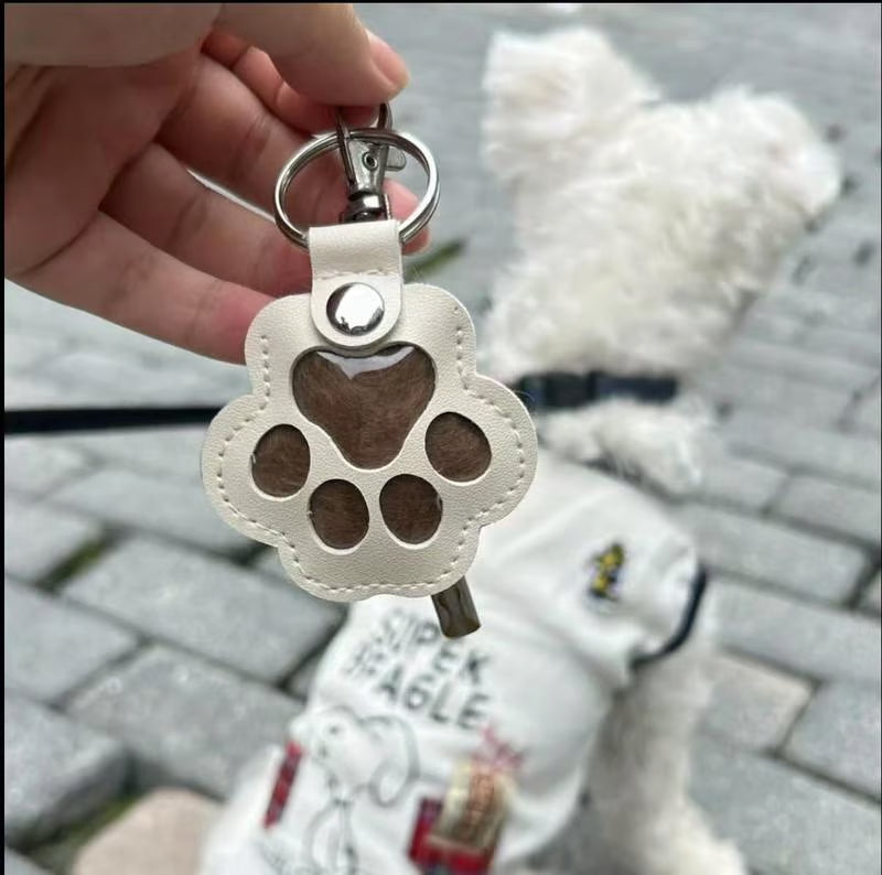 Lädernyckelring till minne av ditt husdjur – 🐾 Håll deras minne alltid nära dig