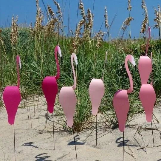 đŠ©En vacker FLAMINGO för trĂ€dgĂ„rden