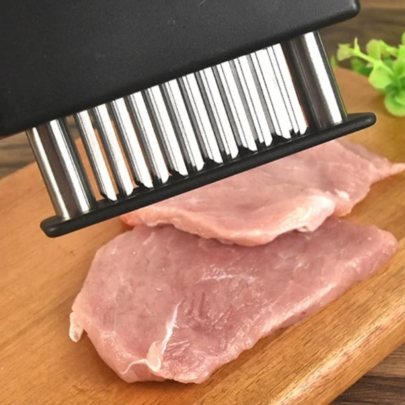 Köttmörare med 48 rostfria knivar för saftigare och smakrikare kött