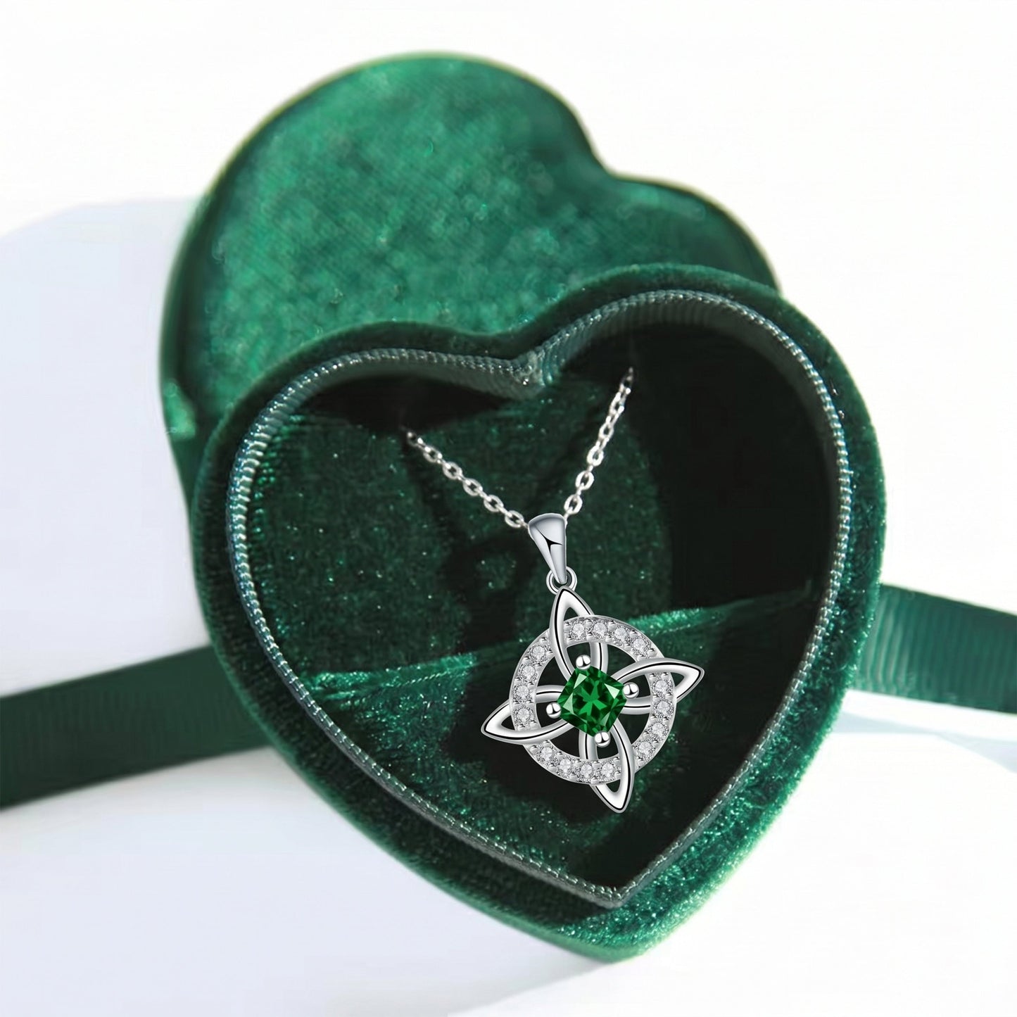 Mystiskt halsband med häxknut och födelsesten