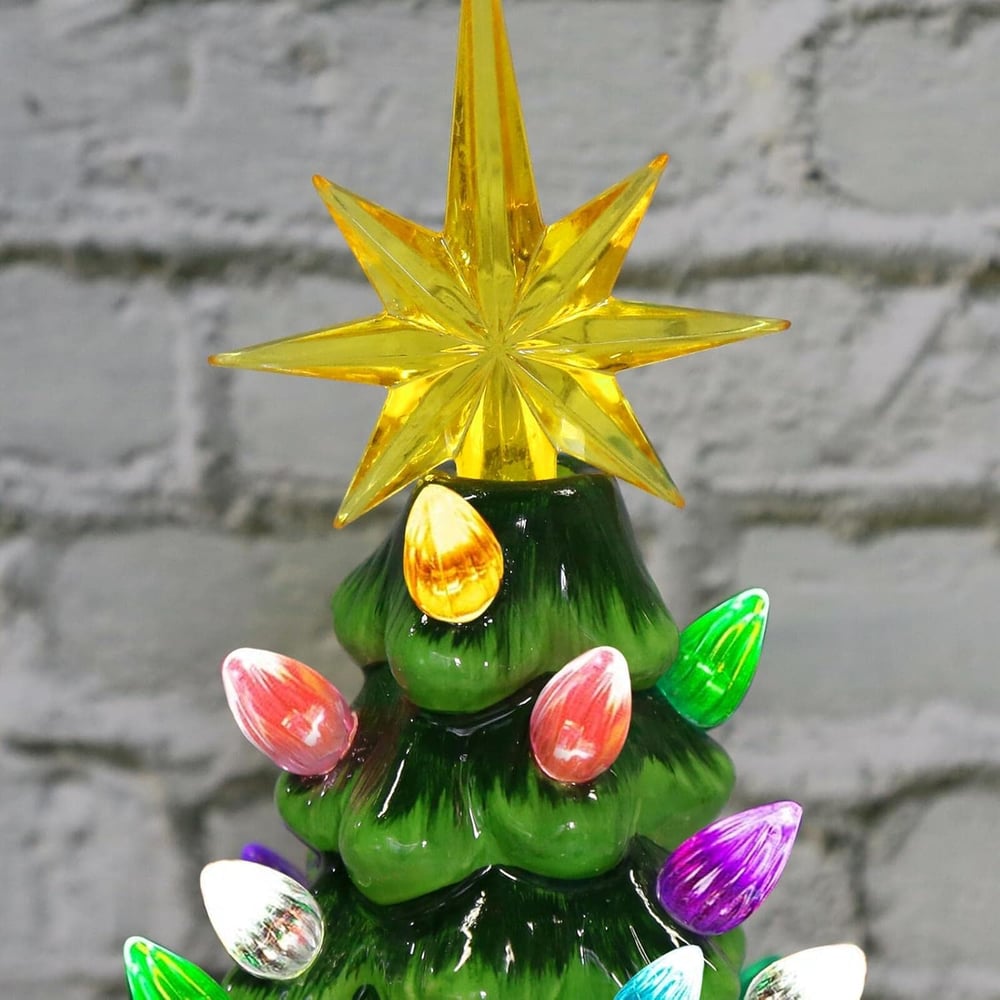 Jultomte med LED-julgran