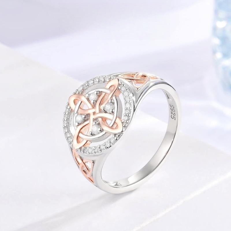 Ring med silverknopp i häxstil