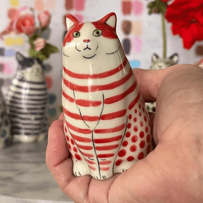 Handmålade kattvaser