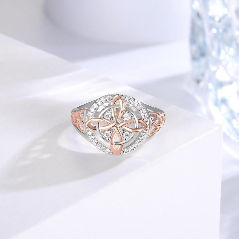 Ring med silverknopp i häxstil