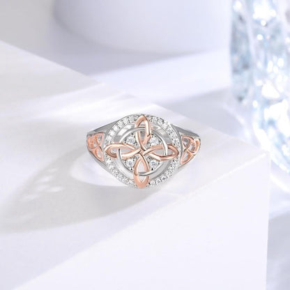 Ring med silverknopp i häxstil