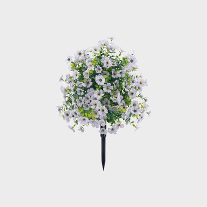 Blomsterarrangemang med konstgjord eukalyptus och violer