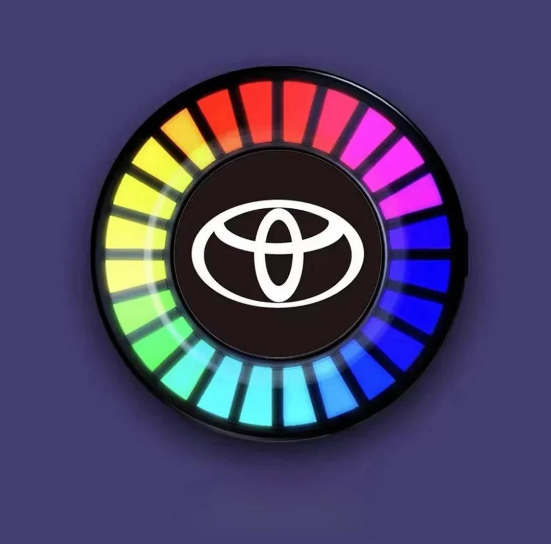 LED-billampa som Följer Musiken (med aromaspray)