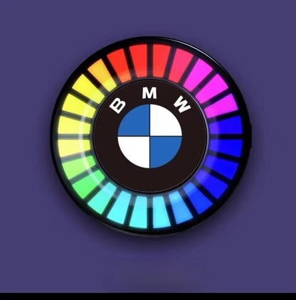 LED-billampa som Följer Musiken (med aromaspray)