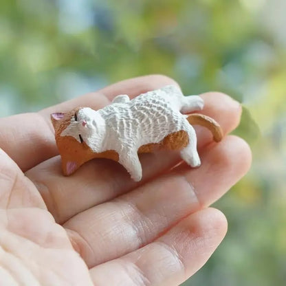 Handmålade minikattfigurer för ditt skrivbord 😺