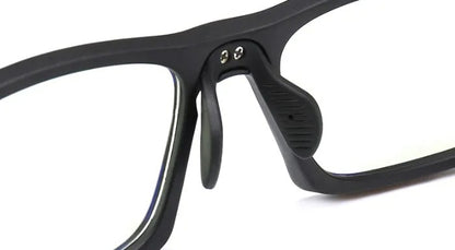 Sportiga multifokala läsglasögon – färgskiftande glas & flexibla skalmar