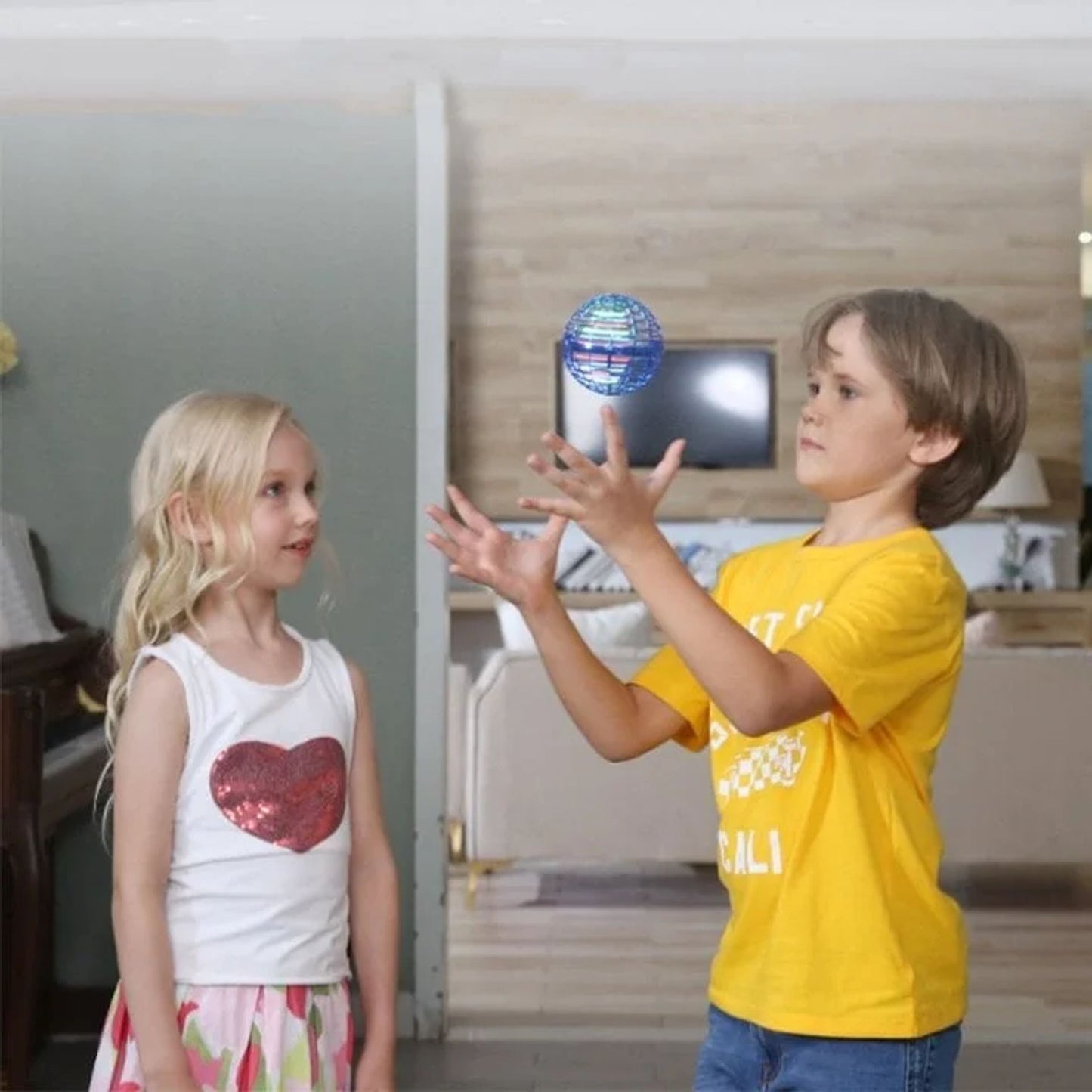 Flygande drönarboll - LED