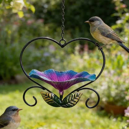 Hängande fågelmatare med blommönster